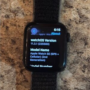 Apple Smartwatch SE GPS + Cellular - Midnight Black